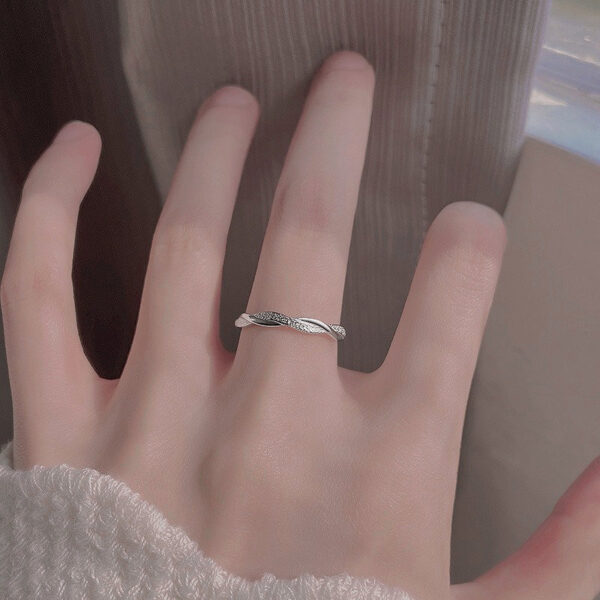 Viral Twisted Wrap Ring - Image 2
